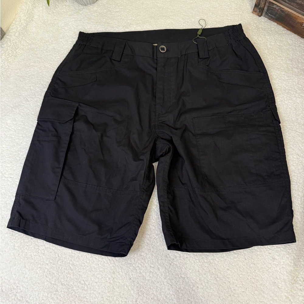 Free Soldier black tactical cargo shorts